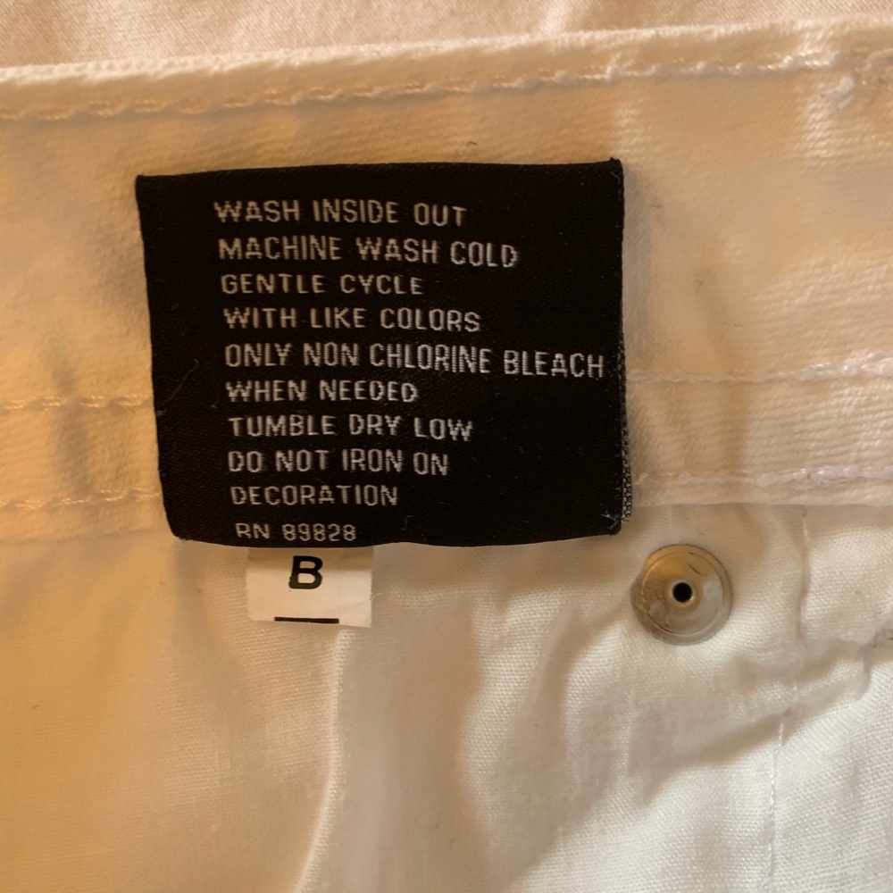 Style & Co Premium Jeans White Embellished Rhinestone Bermuda Jeans – Size 8 - Picture 6 of 6